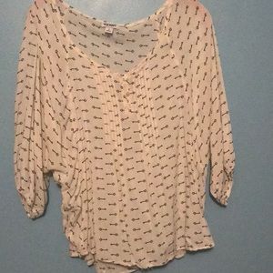 FLOWY KEY DESIGN TOP